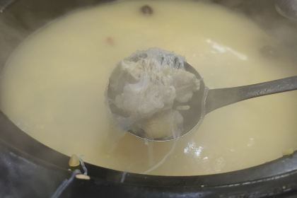 蜀中吳養生板栗雞