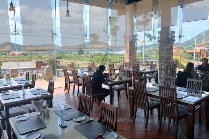 Silverlake Wine & Grill Restaurant