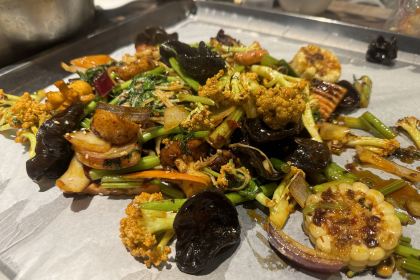东北第一锹时尚手抓小海鲜(总店)