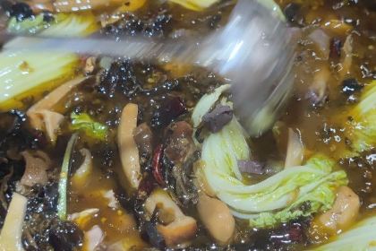 苗家酸菜鸡(九寨沟县分店)