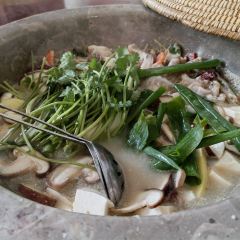 Yaoji Fuxian Lake Signature Stone Pot Fish Restaurant User Photo