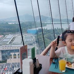 LAKE-VIEW REVOLVING RESTAURANT 여행 사진