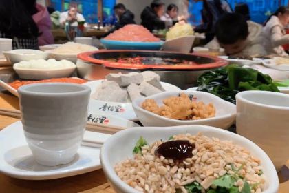 香佰里鲜货火锅(古蔺店)