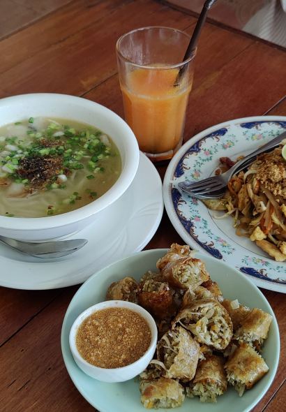 Vela Cafe and Restaurant