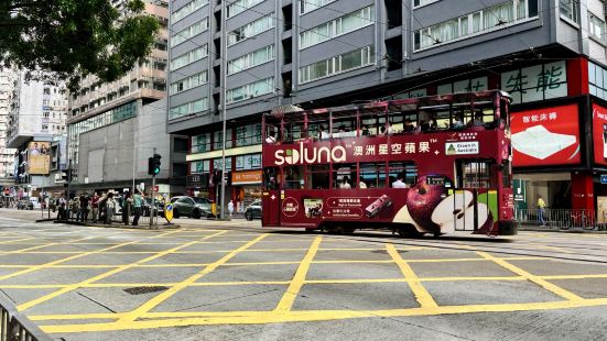 叮叮车自从1904年开始在港岛运行,至今已走过一百二十年的历