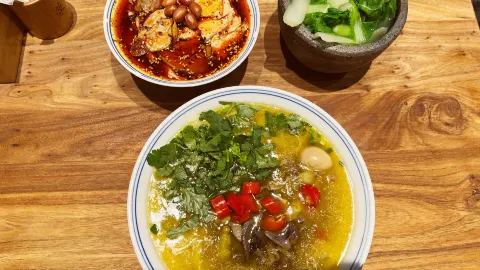 荥小妹·挞挞面棒棒鸡(胡长保店) in 야안