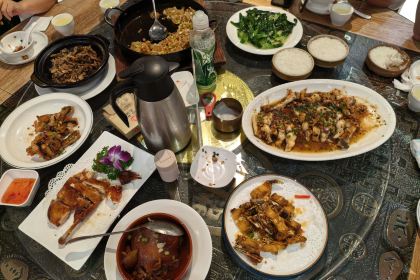 江畔鱼舫.客家菜(万绿广场店)