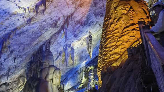 zhi jin dong shi jie di zhi gong yuan fo zu pu du zhong sheng