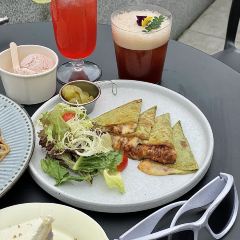 漓岸璞闲文旅酒店(阳朔西街漓江店)·上房野BISTRO·餐×酒×咖 User Photo