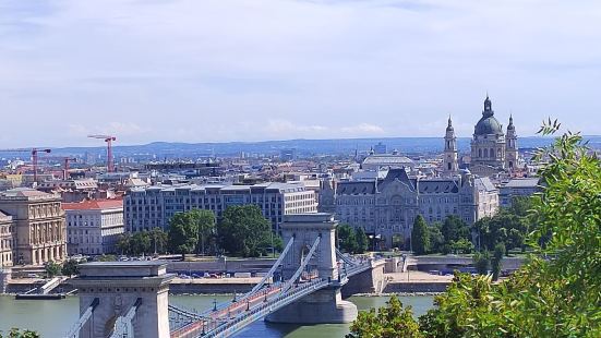 布達佩斯多瑙河上最著名的一座橋，塞切尼鏈子橋！