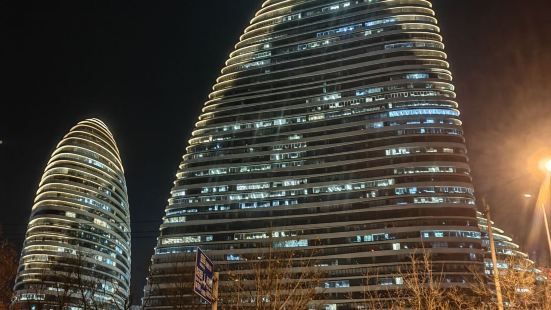 望京新地标,位于望京CBD中心地区,让你走出地铁望京东站就可