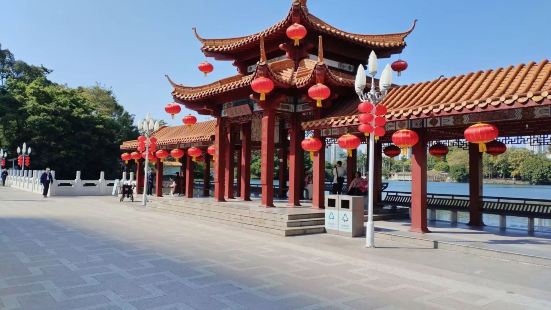 荔枝公园，建造于1982年，位于福田区红岭中路，临近市政府。