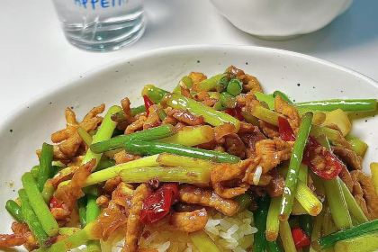 粥记美食(西峡店)