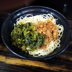 220辣肉面馆(松花江路店) User Photo
