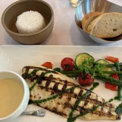 LE PERRON User Photo