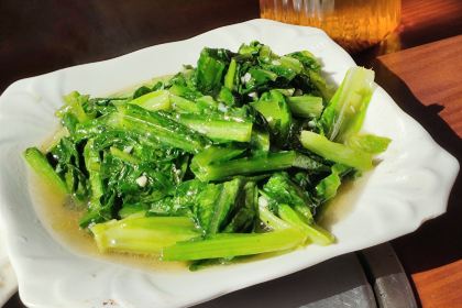 御食坊川菜馆·牦牛野菌砂锅汤