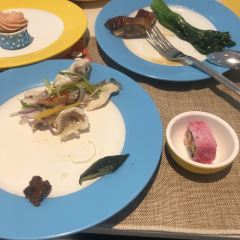 Emperor Penguin All Day Dining User Photo