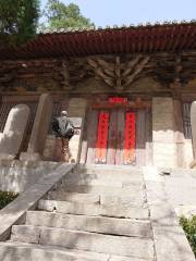 Longmen Temple