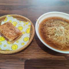 殷村驴肉烧饼饸饹面 User Photo