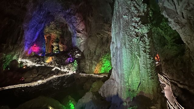 Baimo Cave - Karst Cave Hall