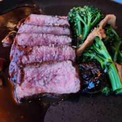 Peak with Priceless Restaurant & Bar 여행 사진