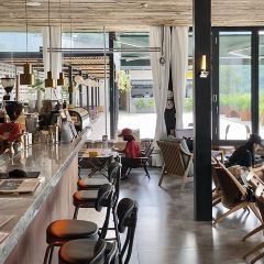 漓岸璞闲文旅酒店(阳朔西街漓江店)·上房野BISTRO·餐×酒×咖 User Photo