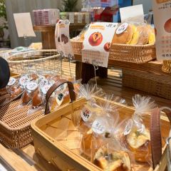 多旗烘焙工坊(南韩店) User Photo