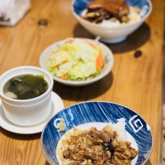 红猪卤肉饭(百联徐汇商业广场店) User Photo