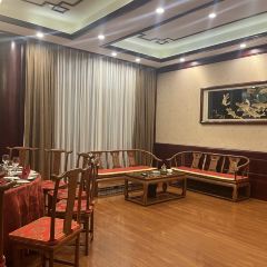 荥经七星园酒店·餐厅 User Photo