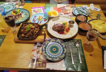 米德维奇俄式西餐厅(西六道街店) User Photo