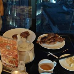 PALACE REVOLVE User Photo