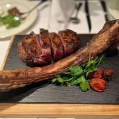 Panos The Steakhouse & Lounge 여행 사진