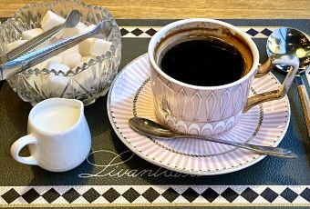 黎弯德咖啡厅(新华南路店) User Photo