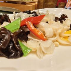 HONG FENG LONG YAN User Photo