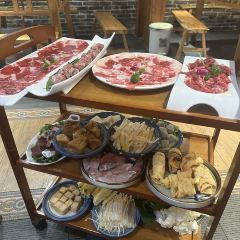 苗彝侗寨酸汤牛肉火锅店 User Photo