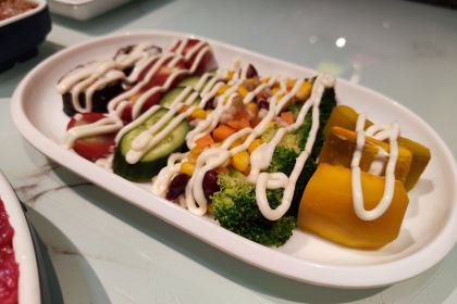驿楼兰肥牛鲜牛肉火锅世界(火车站店)