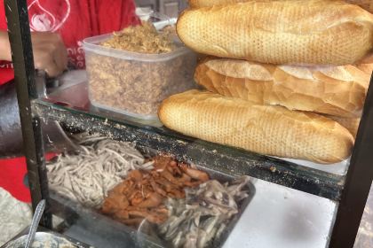 Le Khaoji Cafe & Hangout