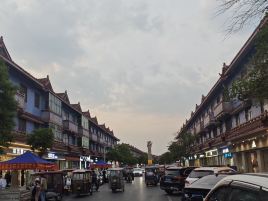 蒲东龙山商业街