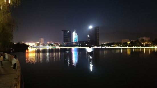 【玉龙湖】位于云南省临沧市北部新区，西河与南汀河交叉处， 以