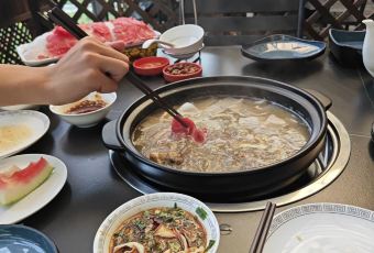 九寨沟千鹤国际大酒店·牦牛歌餐厅.特色汤锅 User Photo