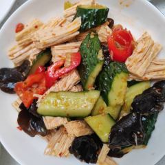 乔尔玛儿子娃娃特色蘑菇饭庄 User Photo