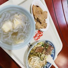 丁莲芳(衣裳街总店) User Photo