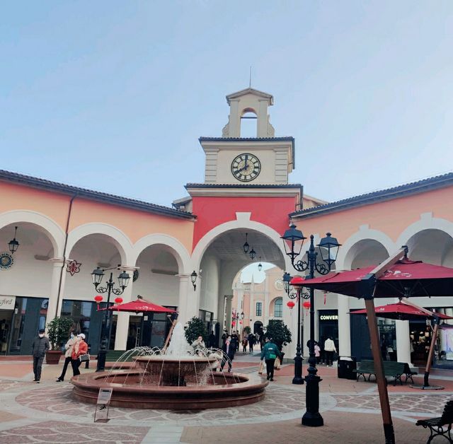 Shopping/Shanghai Outlets **Florence Town**