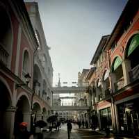 Shopping/Shanghai Outlets **Florence Town**
