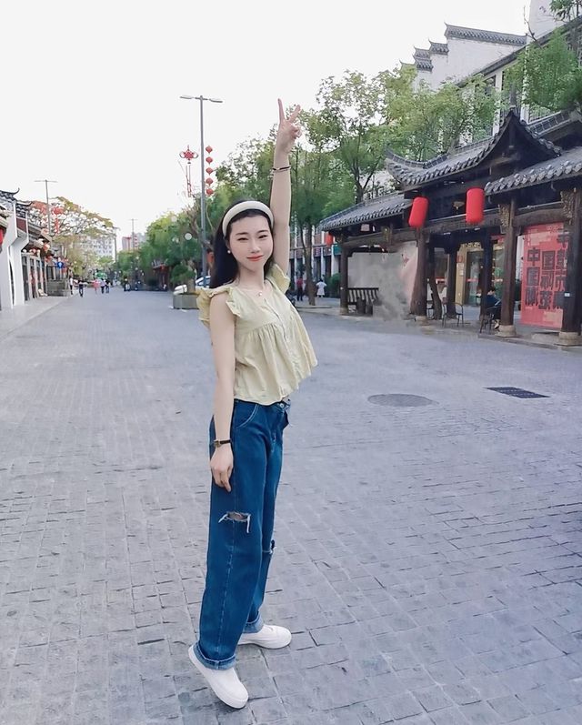 在深圳古色古香的手造文化街