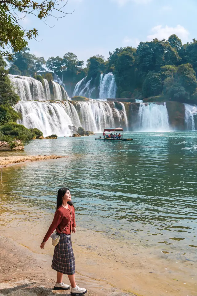 Must-visit scenic spots in Guangxi in this lifetime! The Detian Transnational Waterfall in Chongzuo is incredibly breathtaking