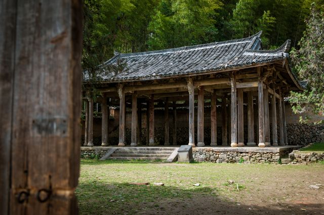 海拔千米，穿越千年時空的浙江最美古寺