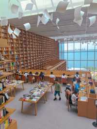 朵云書院滴水湖店不但風景沒書也超贊