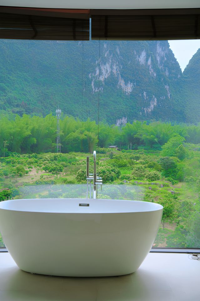 陽朔新晉避世秘境度假酒店|住進山景油畫