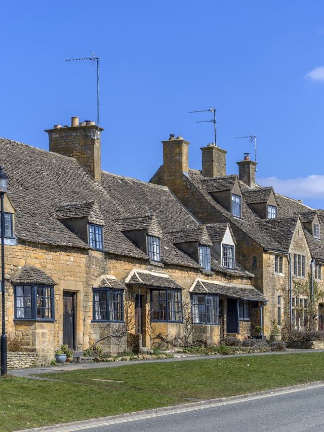 🌟 Cotswolds Charm: Top Stay at Foxhill Manor 🏰✨